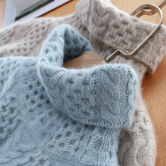 Pull Femme Col Roulé en Tricot Côtelé - Image 1