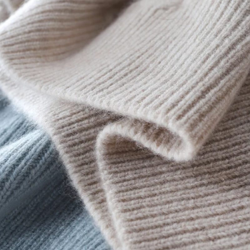 Pull Femme Col Roulé en Tricot Côtelé - Image 4