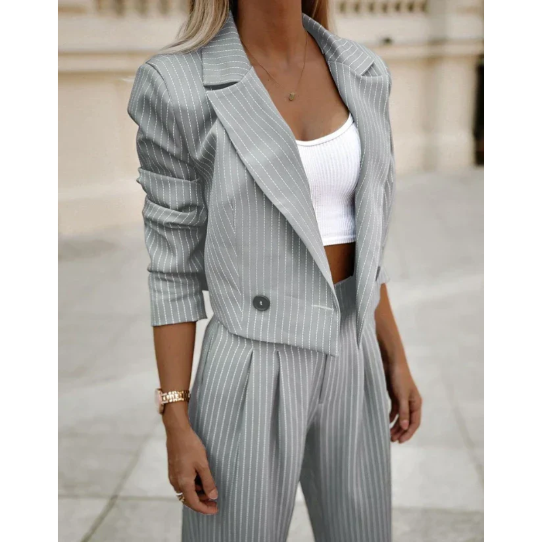 Blazer Court Femme à Rayures Fines - Image 1