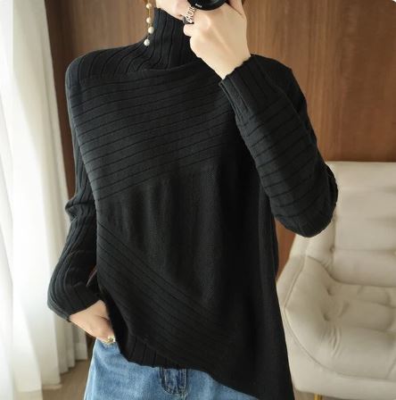 Pull asymétrique côtelé à col roulé pour femme - Image 2