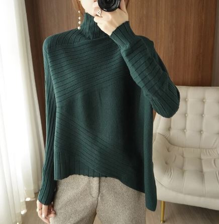 Pull asymétrique côtelé à col roulé pour femme - Image 3