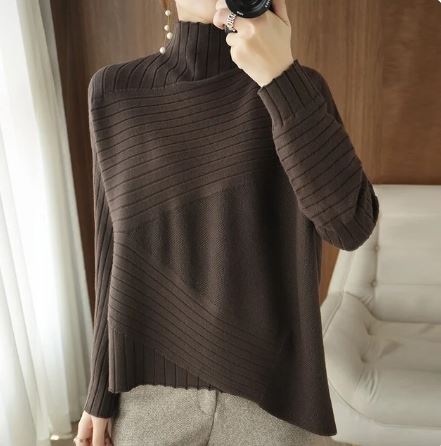 Pull asymétrique côtelé à col roulé pour femme - Image 5