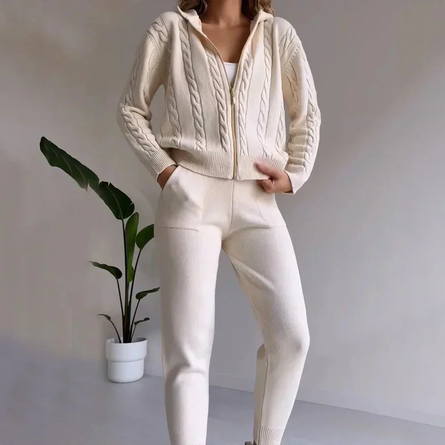 Ensemble Deux Pièces Femme Tricot Câble à Capuche - Image 1