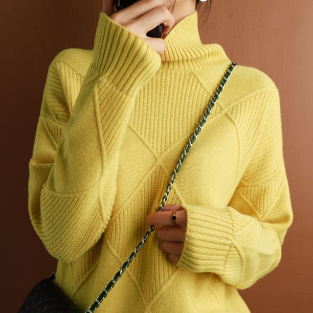 Pull Femme Col Roulé en Maille Côtelée - Image 4
