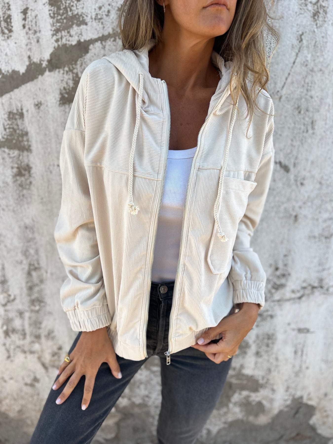 Veste Femme Zippée à Capuche en Velours Côtelé - Image 5